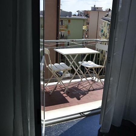 Il Nido Di Quarto Con Park Auto Macchine Piccole Segmento B Genova Kültér fotó